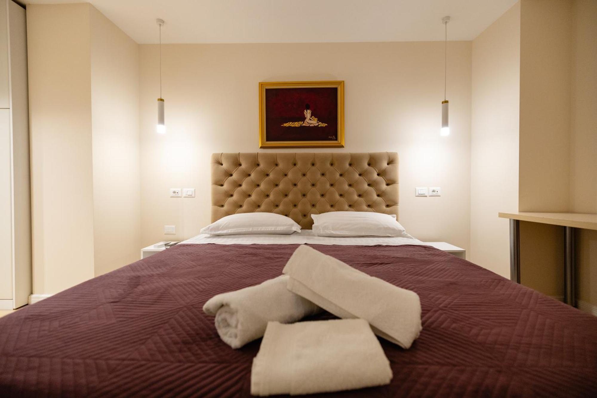 Luxury Center Observatori Apartment Tirana Exterior photo