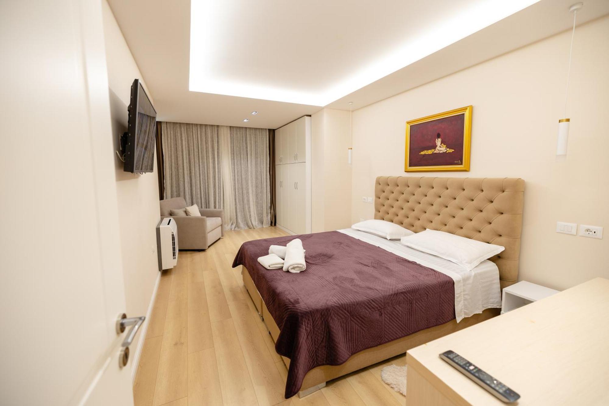 Luxury Center Observatori Apartment Tirana Exterior photo