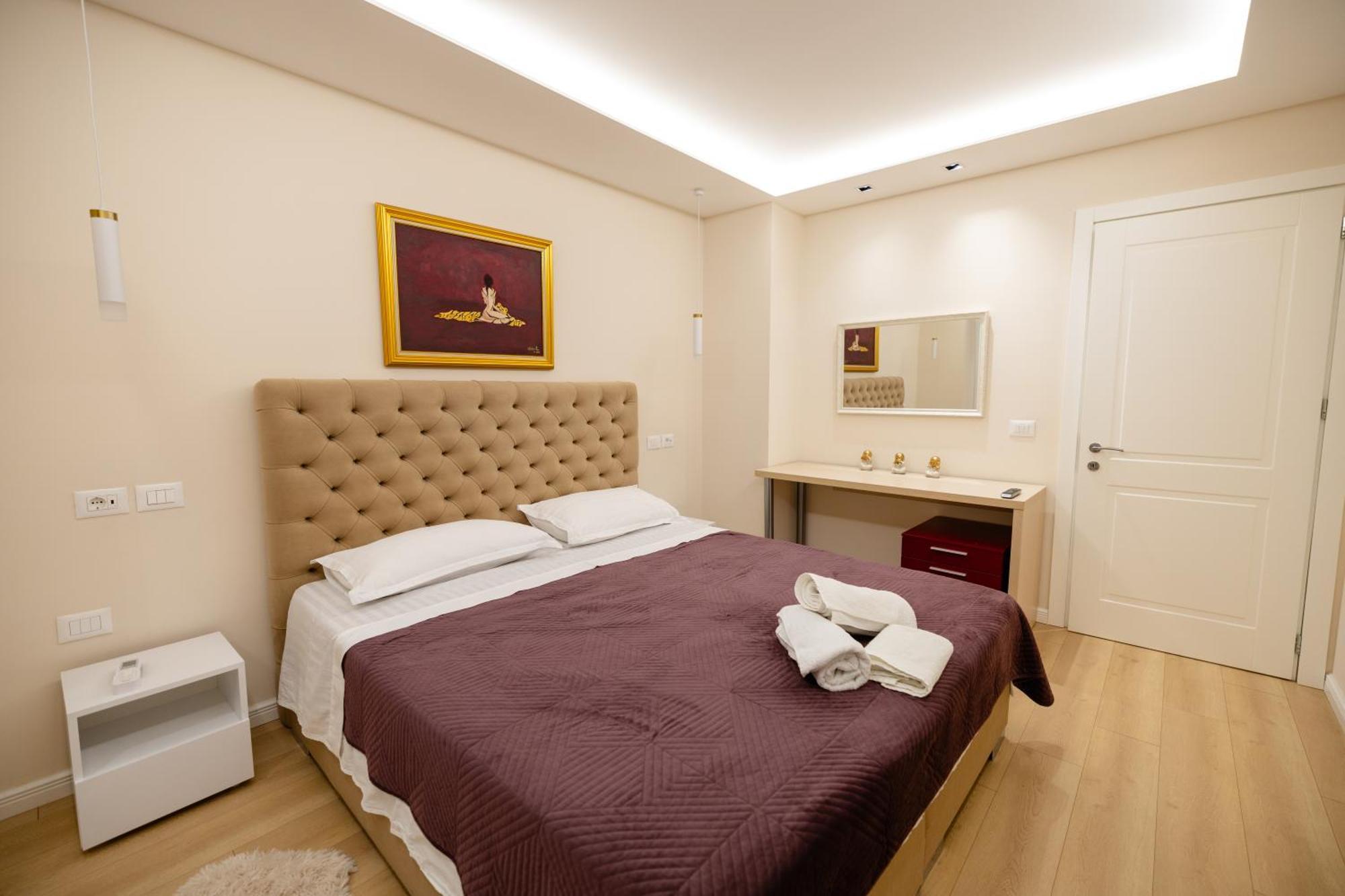 Luxury Center Observatori Apartment Tirana Exterior photo