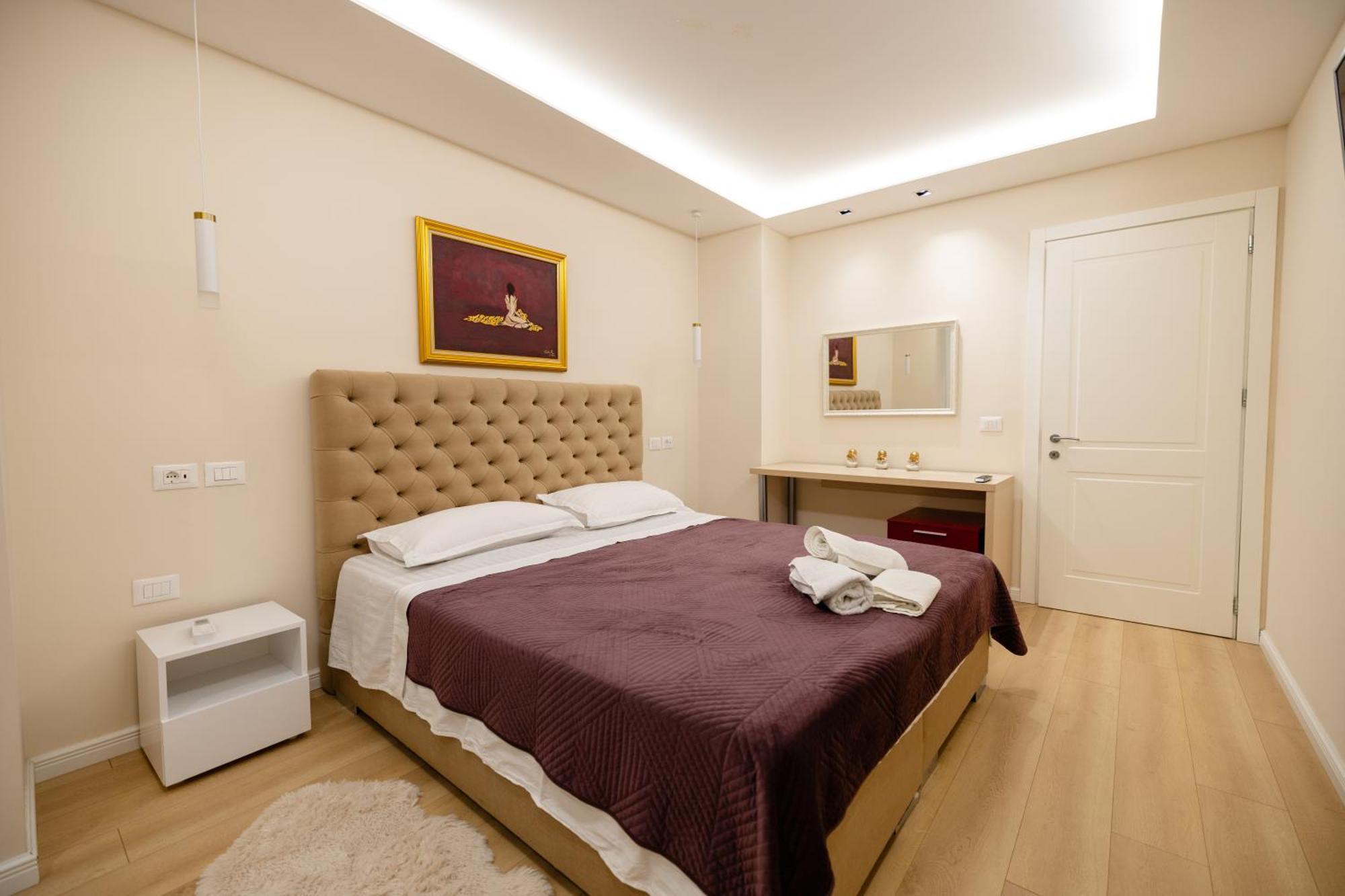 Luxury Center Observatori Apartment Tirana Exterior photo